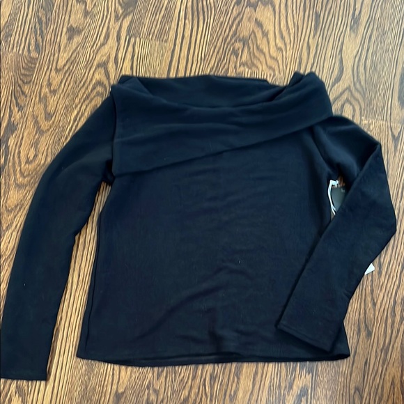 Rielle Sweaters - Elegant Black Off-the-Shoulder Knit Sweater